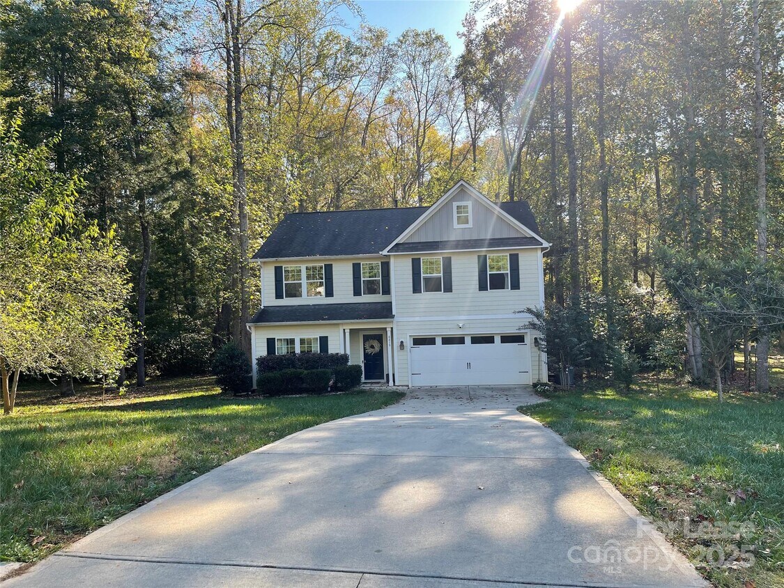 Primary Photo - 8419 Aspen Ct