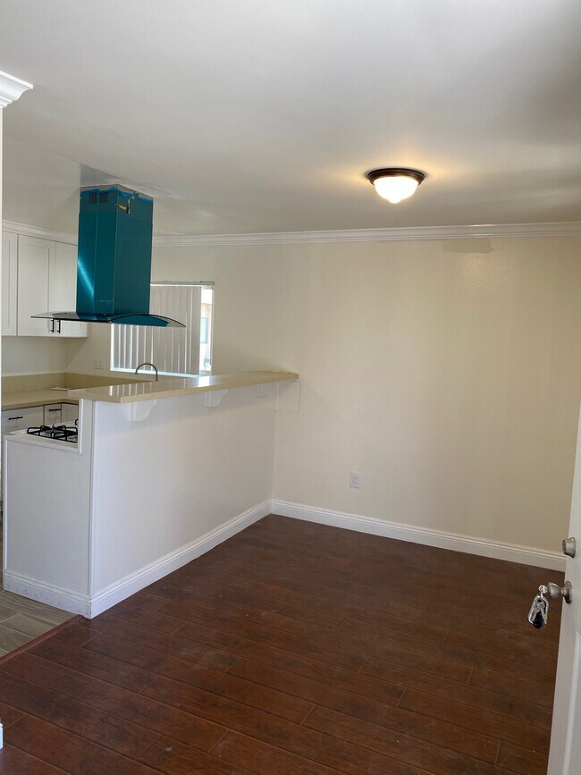 Building Photo - 7082 Heil Ave
