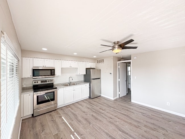 Photo - 1110 E Highland Ave Apartment