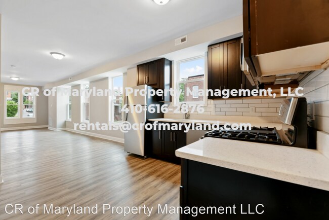 Building Photo - 3 br, 2 bath House - 633 Melville Ave