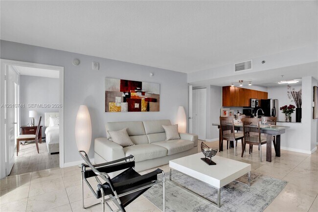 Foto del edificio - 1200 Brickell Bay Dr
