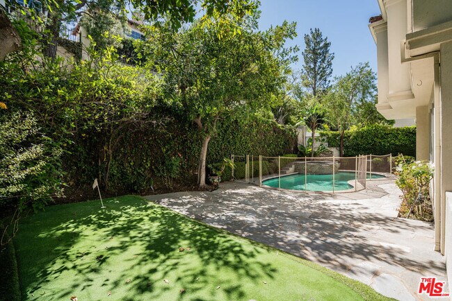 Foto del edificio - 2370 Brookshire Ln