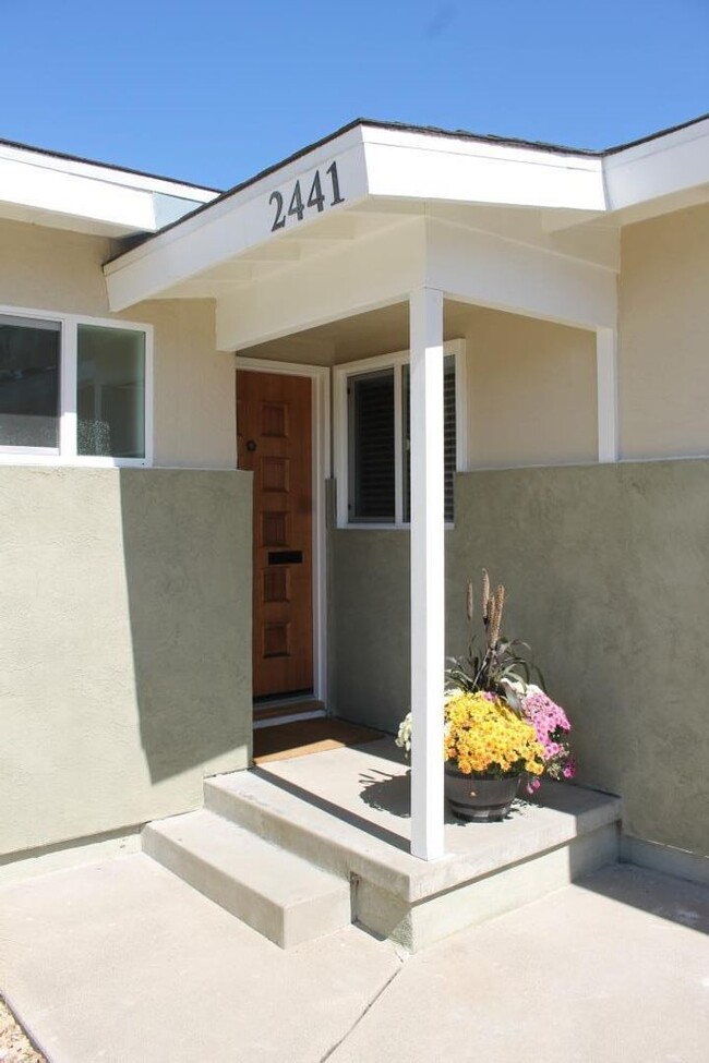 Building Photo - 3Bed/2Bath -Serra Mesa ~ Root St.