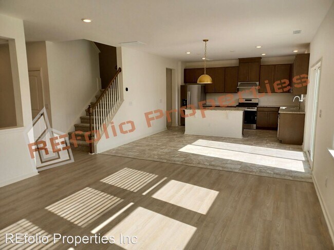 Building Photo - 5 br, 3 bath House - 358 Summer Ranch Drive