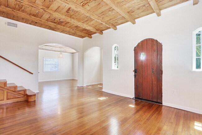Foto del edificio - 359 Greenbriar Dr