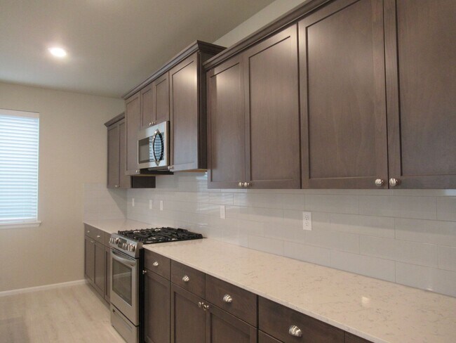 Foto del edificio - Large 5 bedroom, 2.75 bath home in Covington