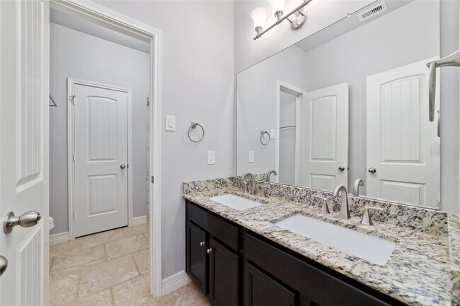 Building Photo - 21606 Hansom Dr