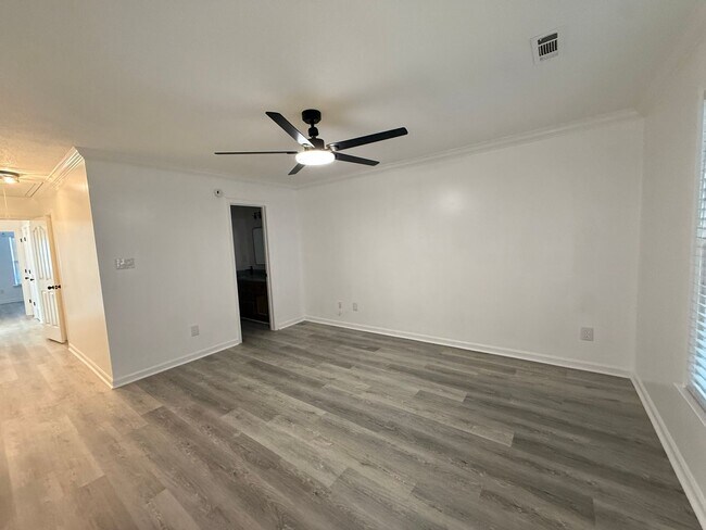 Foto del edificio - 425 Autumnwood Dr SW