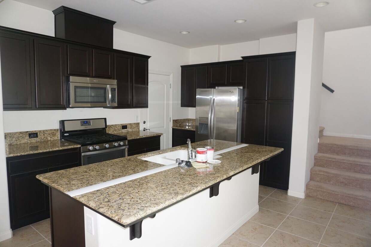 Building Photo - Two Story Home in Gated Community