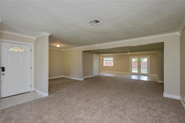 Building Photo - 4738 Kingfisher Dr