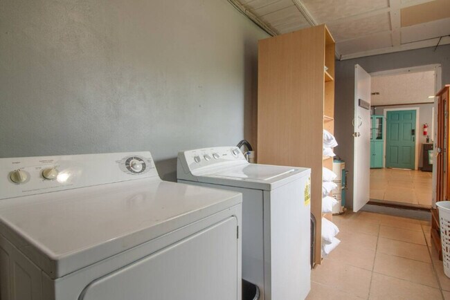 Foto del edificio - 1731 Grayson Dr