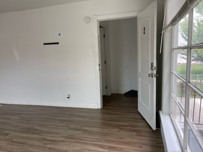 Building Photo - 580 S 300 W