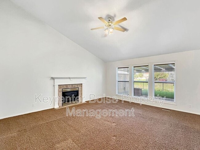 Building Photo - 258 S Alcove Ave