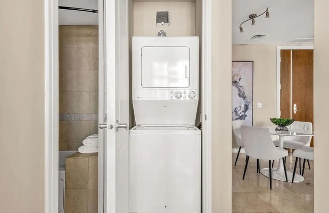 Foto del edificio - 550 Front St