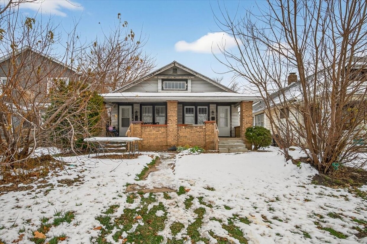 Photo - 531 - 533 N Sherman Drive