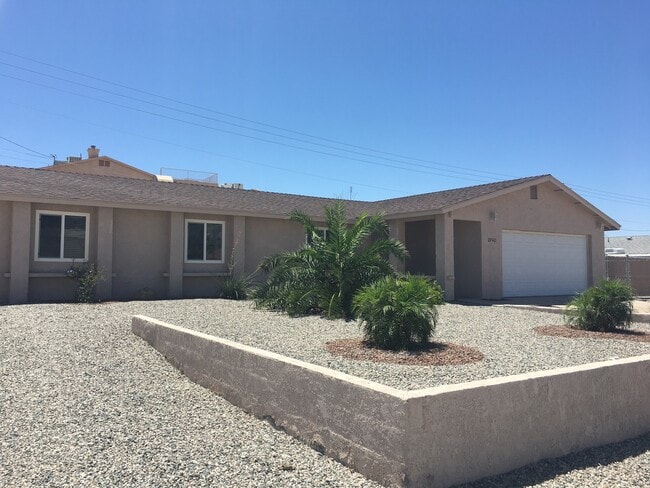 Building Photo - Pending; Unfurnished Full Time Home
