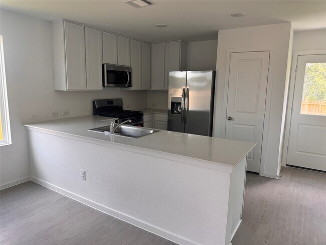 Foto del edificio - 25668 Rose Creek Dr