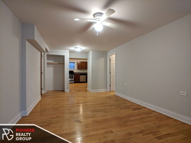 Foto del edificio - 1126 W Oakdale Ave