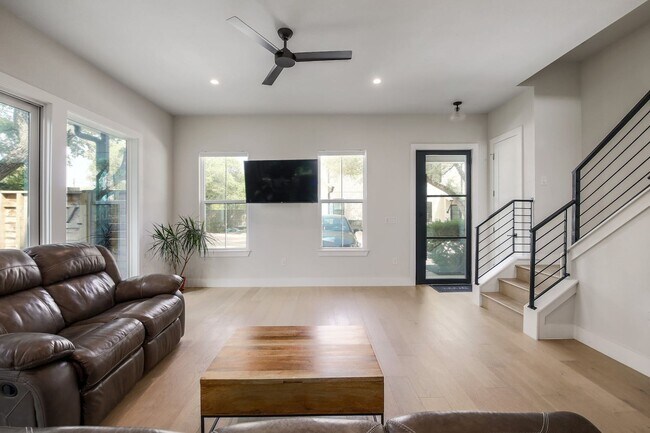 Building Photo - 4808 Duval Rd #52