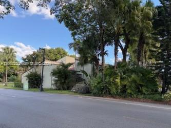 Foto del edificio - 3877 Estepona Ave