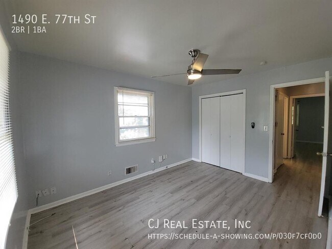 Foto del edificio - 1490 E 77th St