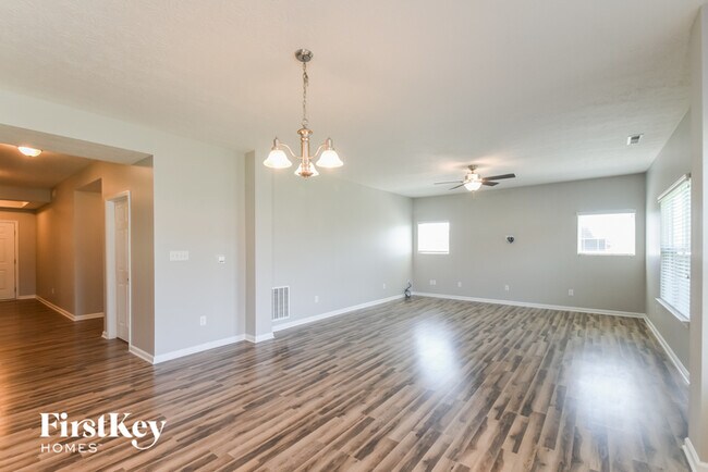 Foto del edificio - 2020 Eagles Ridge Dr