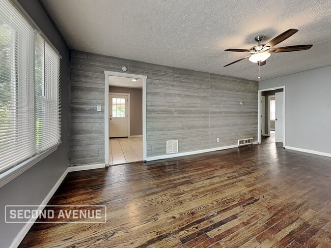 Building Photo - 6535 Coffey St