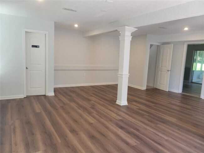 Foto del edificio - 487 Arbour Run