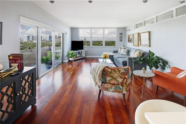 Building Photo - 1625 SE 10th Ave