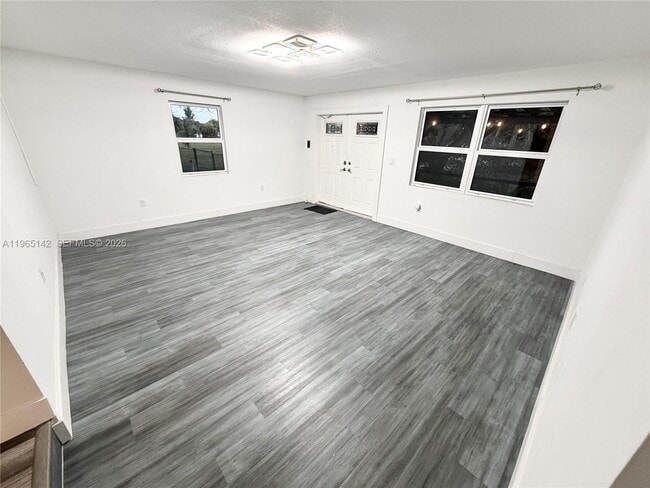 Building Photo - 1621 SW 117th Ave