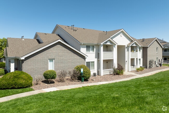 Vista alternativa del edificio - Ridgescape at Highlands Ranch