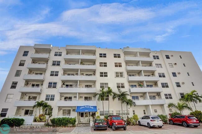 Building Photo - 2900 Banyan St