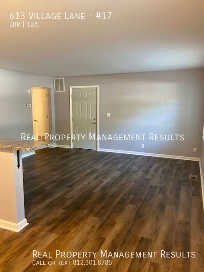 Building Photo - 613 Village Ln