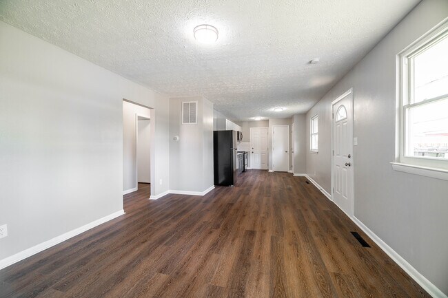 Building Photo - 2971 Parsons Ave