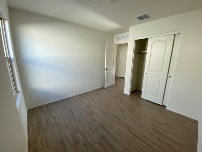 Building Photo - 1639 W Pima Ct