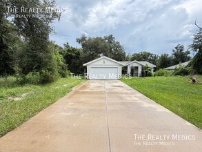 Building Photo - 13 Locust Run Cir