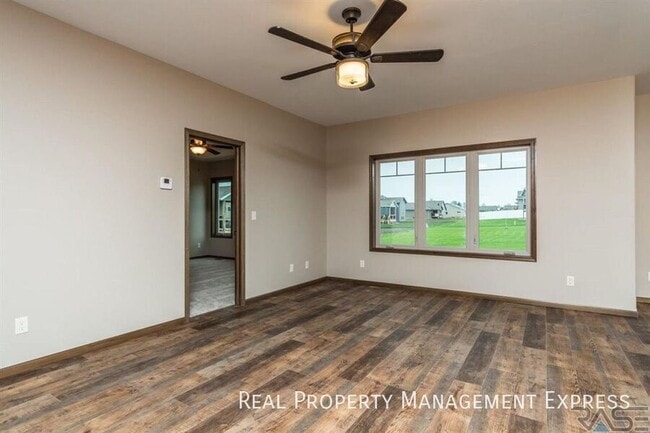 Building Photo - 4 Bedroom 3 Bathroom Home for Rent