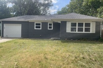 Building Photo - 2413 SW Mission Ave Building Photo - 2413 SW Mission Ave