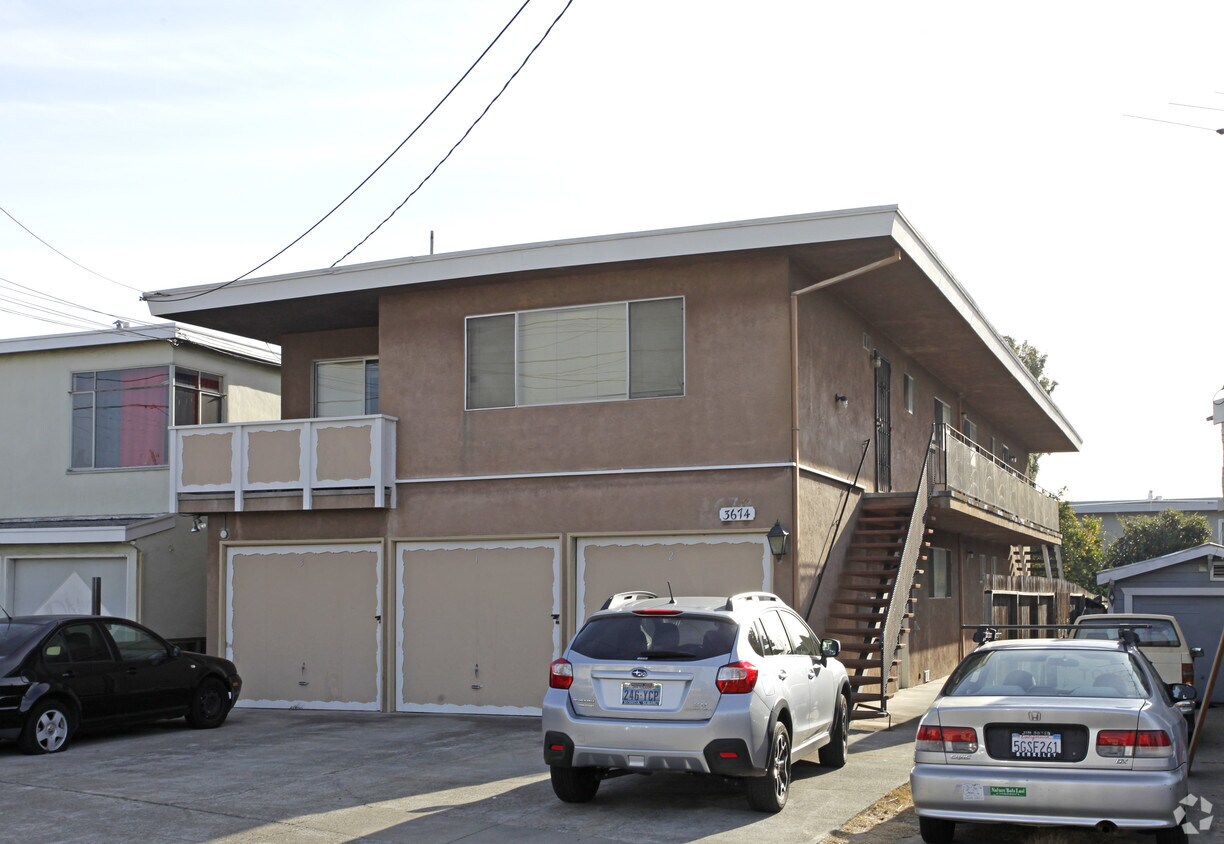Foto principal - 3674 38th Ave