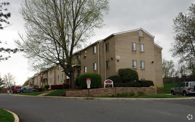 Foto del edificio - Hopkins Glen Apartment Phase I