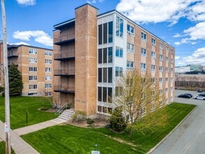Building Photo - 3025-3025 Olivet St