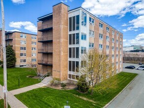 Building Photo - 3025-3025 Olivet St