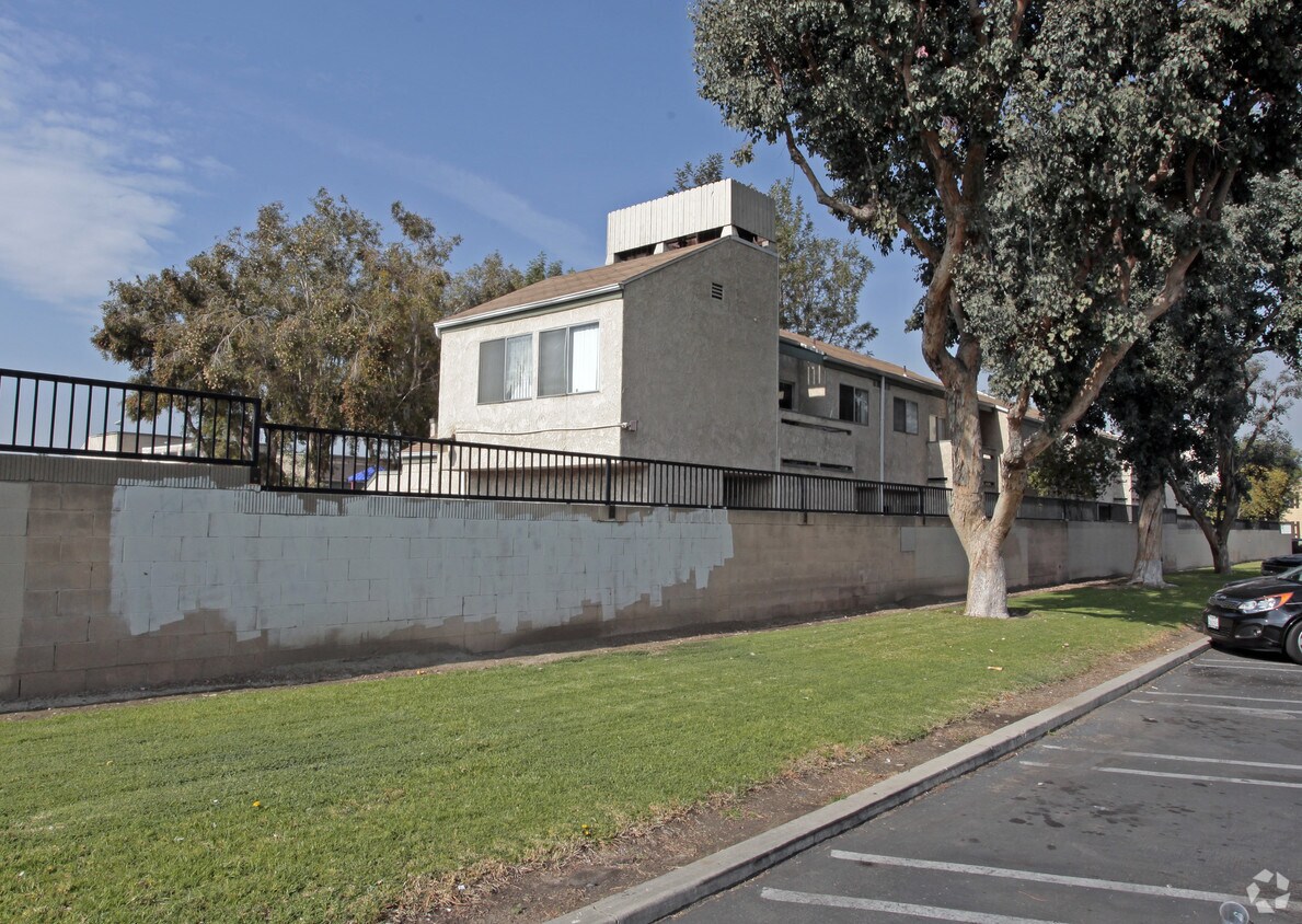 Building Photo - Casa Martha Apartments