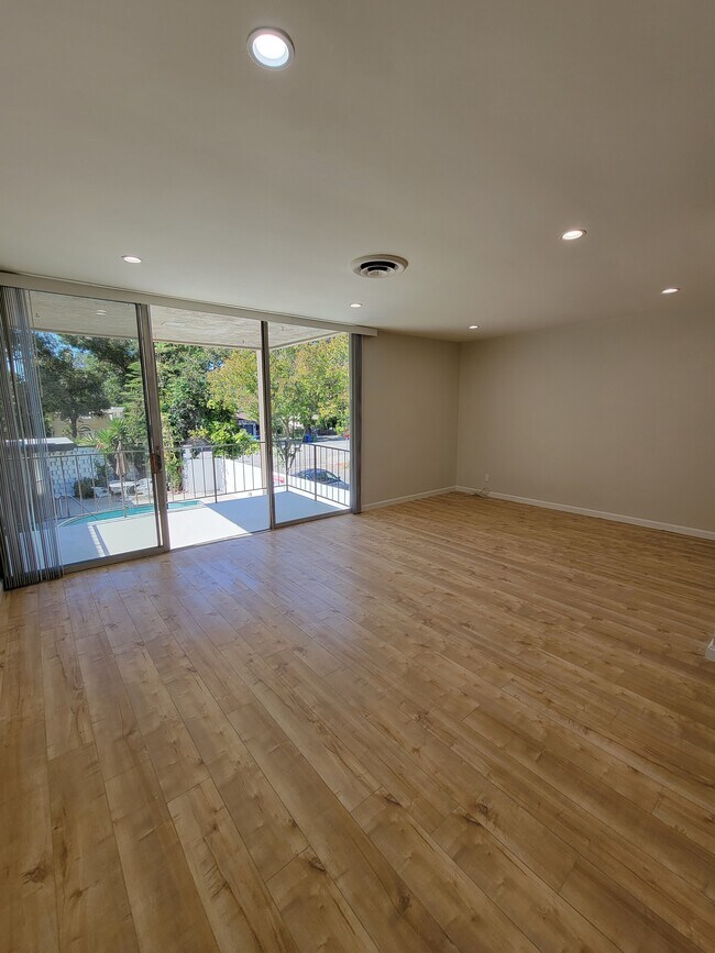 Building Photo - 21318 Dumetz Rd