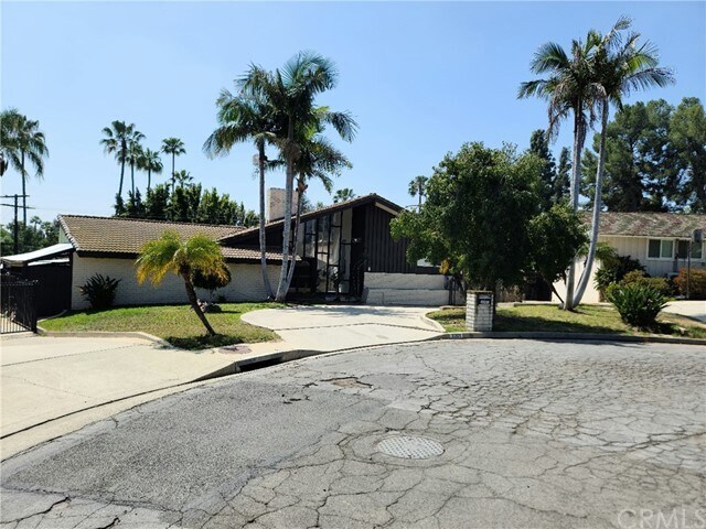 Building Photo - 3201 Santa Maria Ave