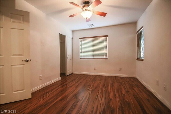 Building Photo - 9408 Mad Dog St
