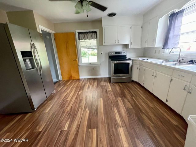 Building Photo - 922 Mulberry St