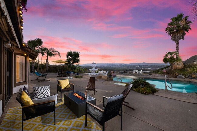 Building Photo - 3426 Lomas Serenas Dr