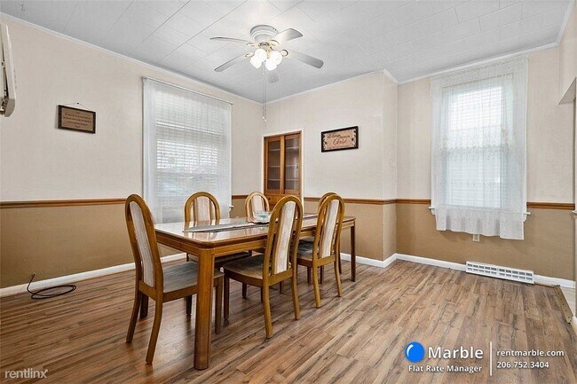 Building Photo - 3 br, 2.5 bath House - 216 Vine St
