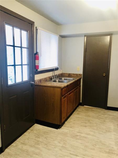 Building Photo - 100 S 19th St